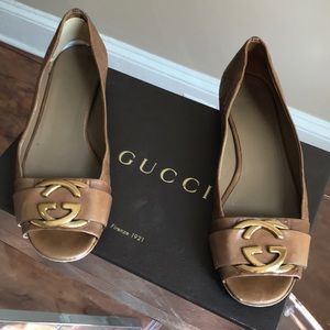 Gucci open toe flat